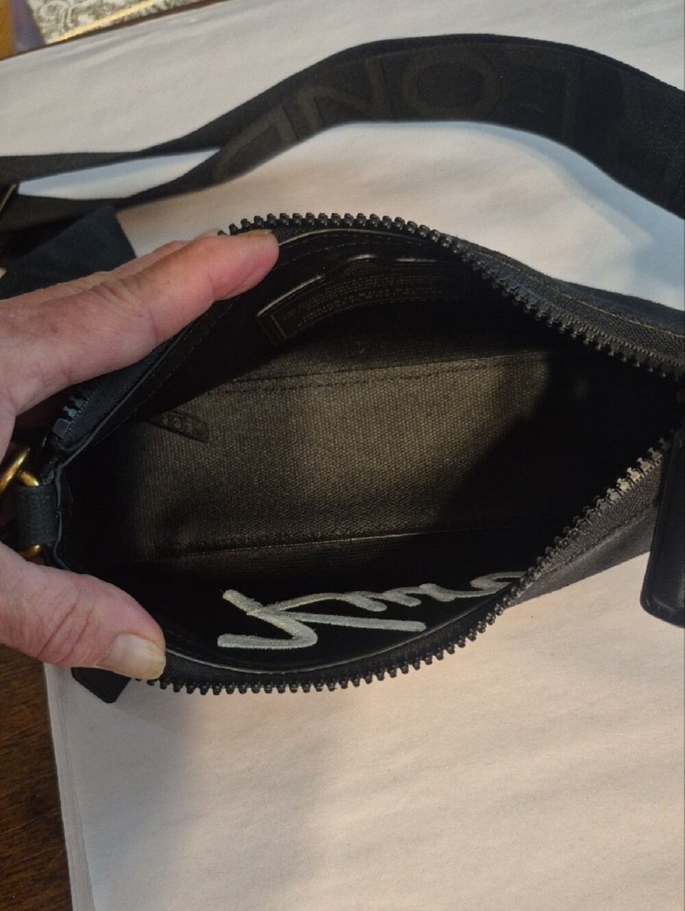 Kurt Geiger Crossbody EUC - Picture 6 of 11